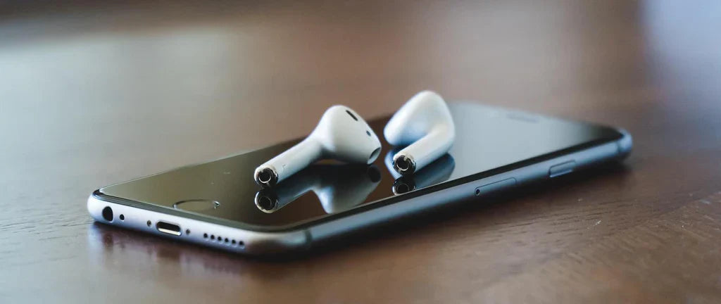 How to Charge Your AirPods with iPhone 15 Seamlessly: Mastering the Charge